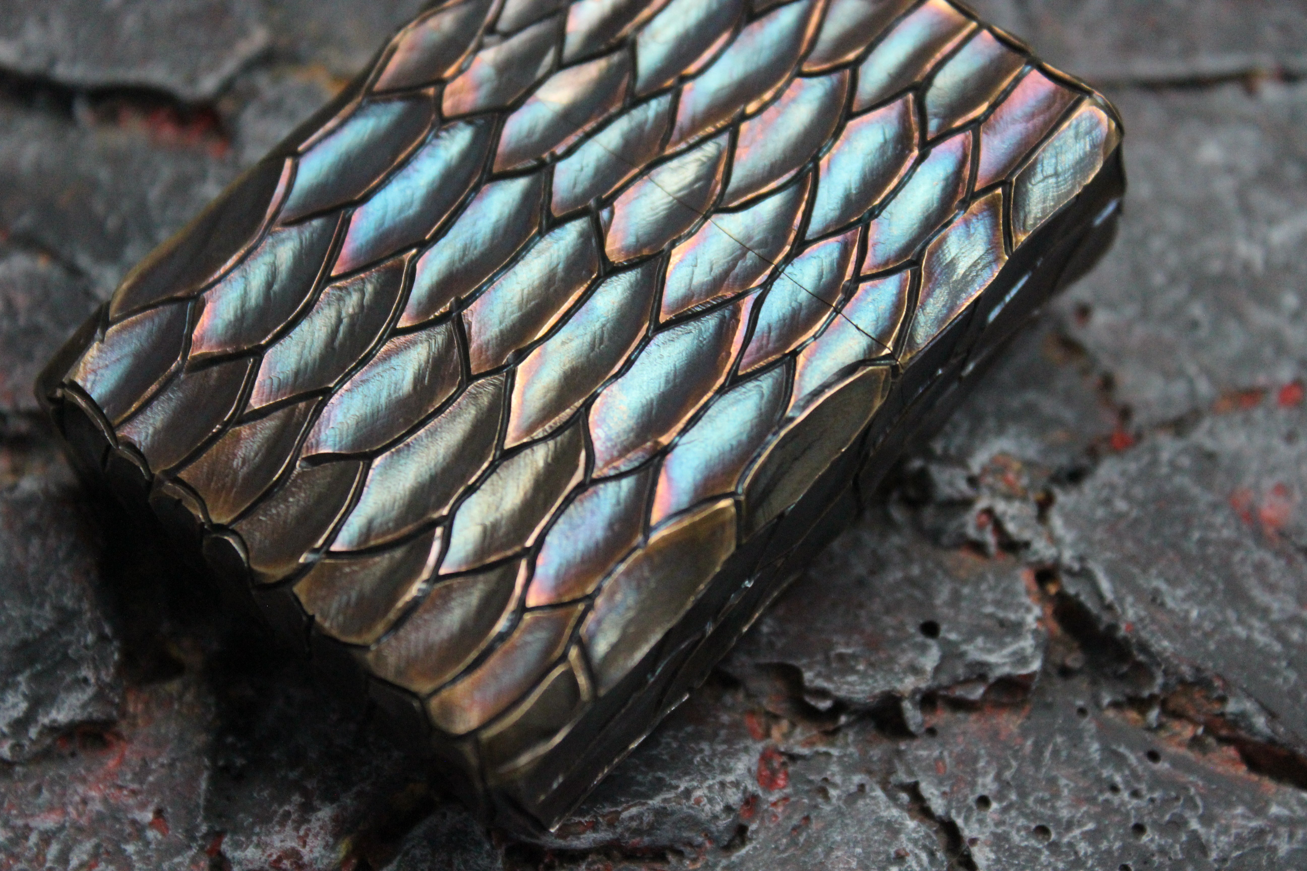 Ketuo - Golden Scale Lighter