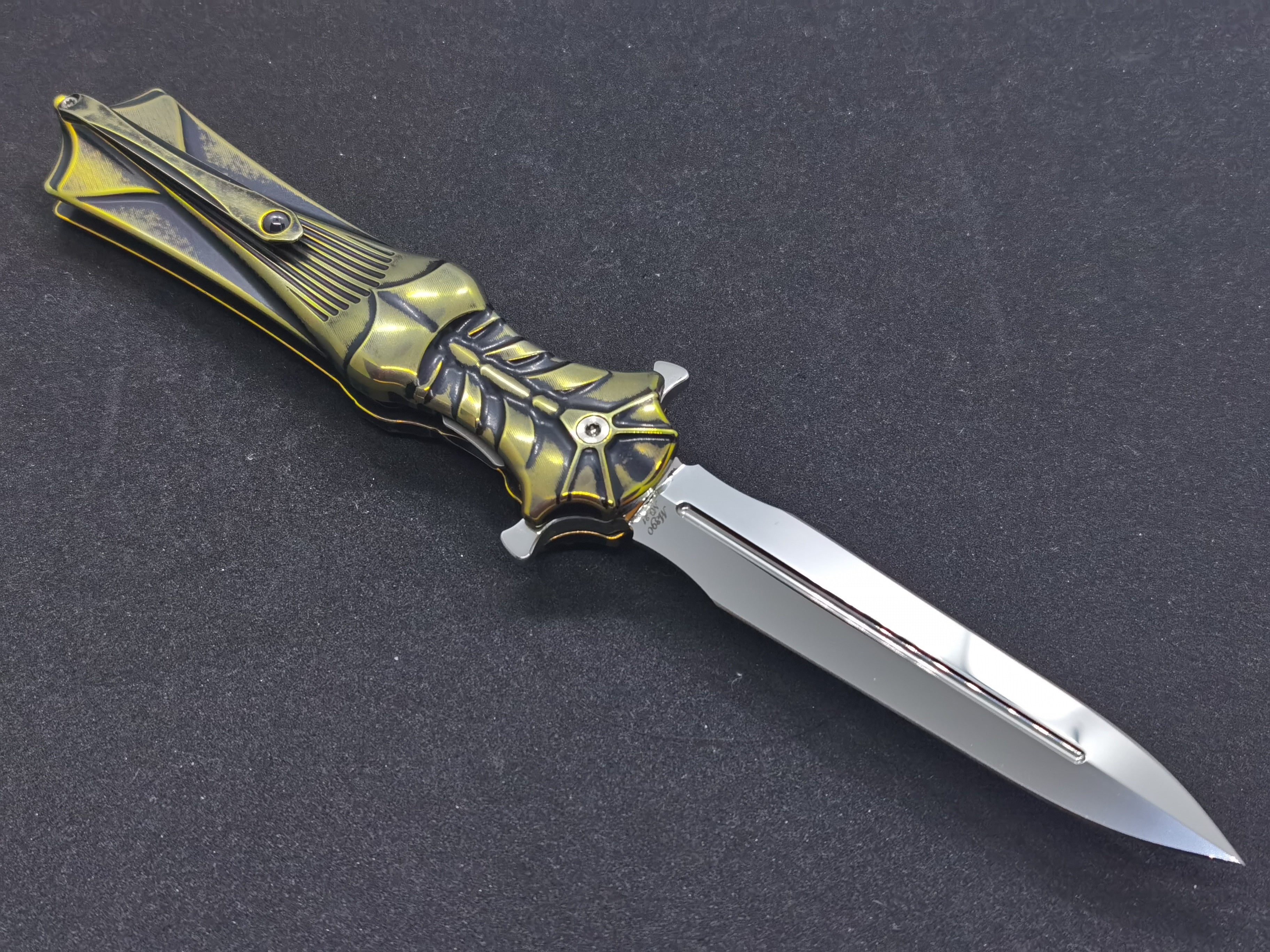 Rike Knife - Amulet