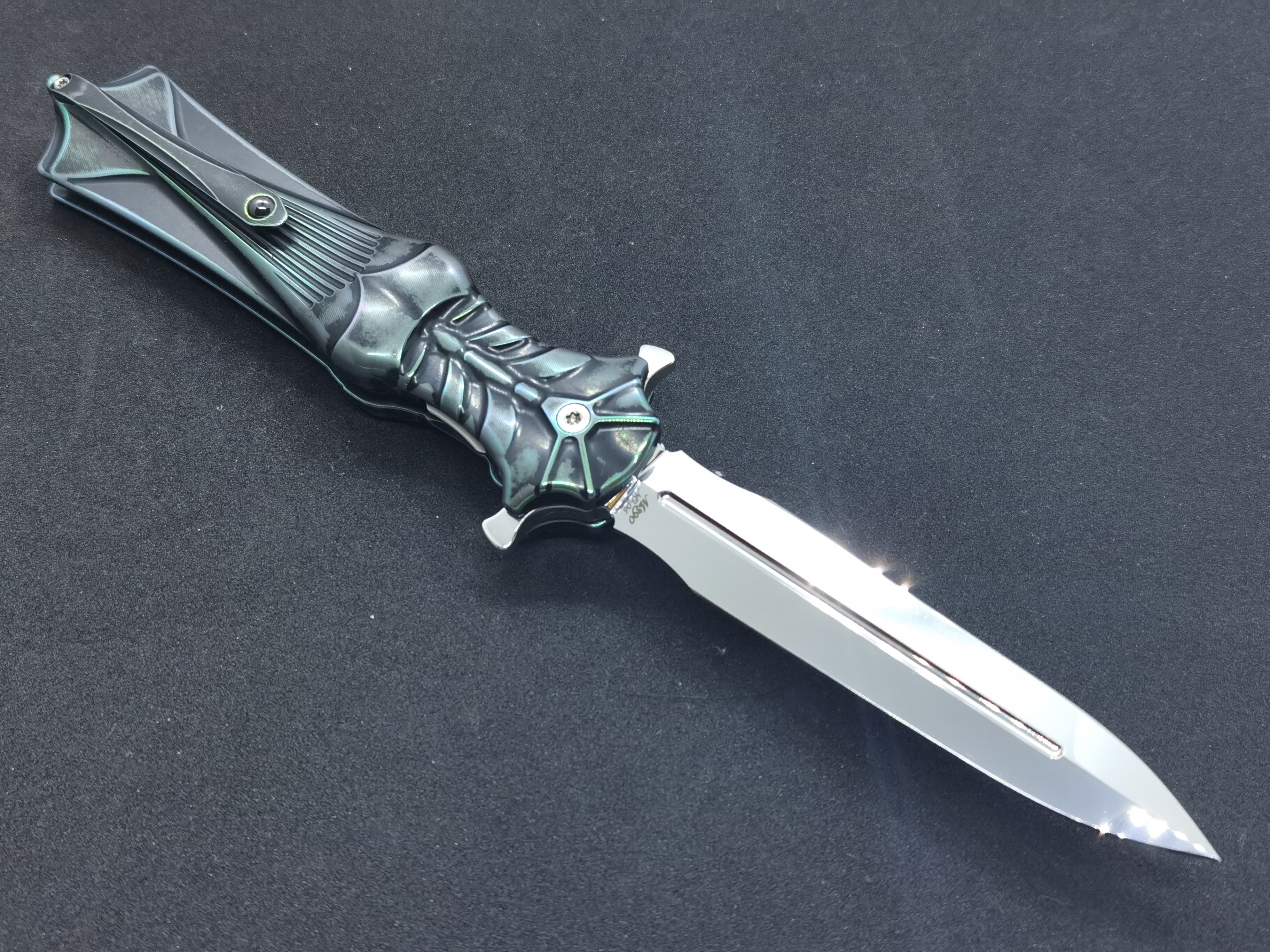 Rike Knife - Amulet